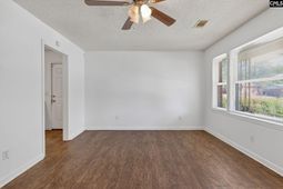 904 Woodale Circle  photo 4