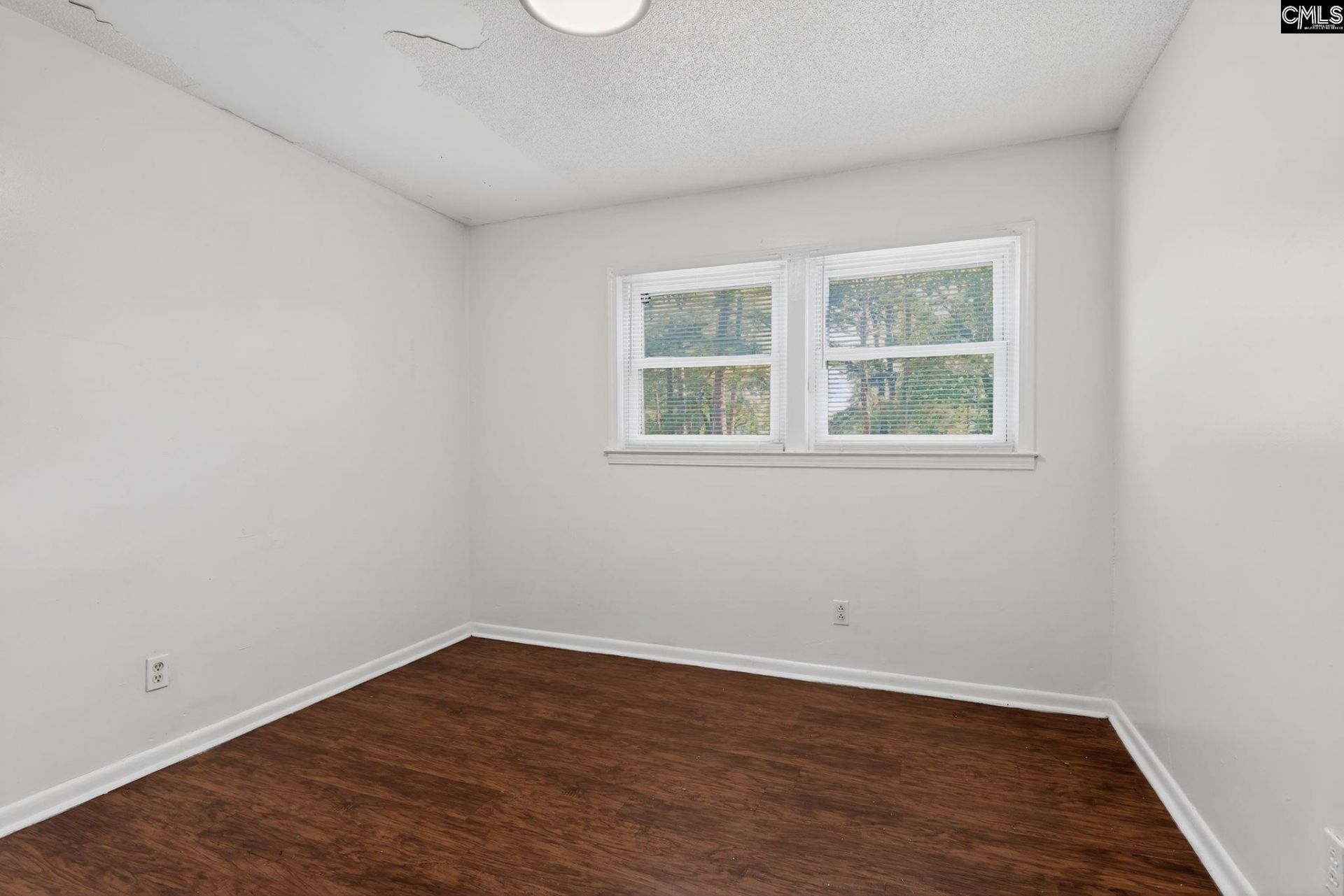 904 Woodale Circle  Photo 8