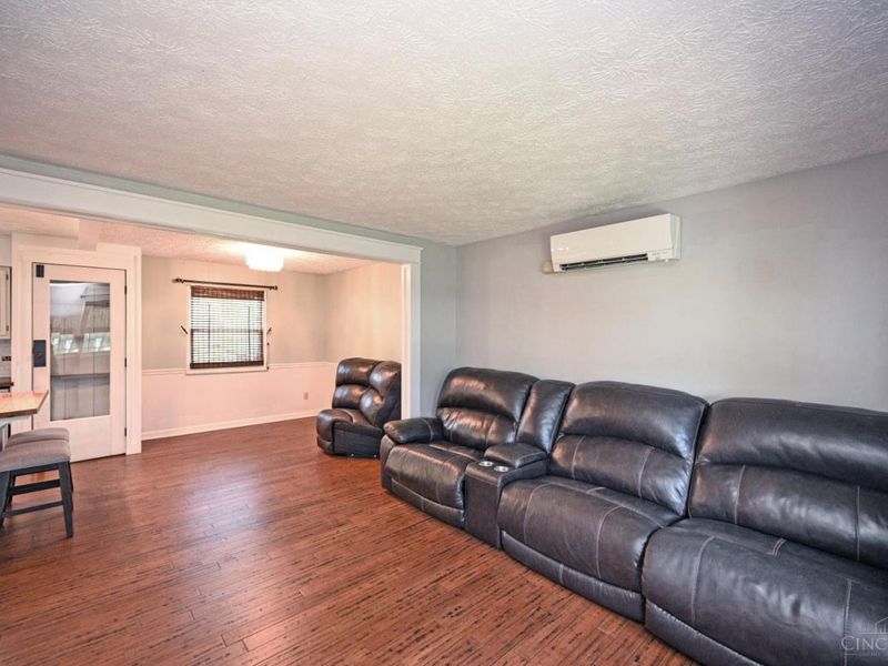 1403 Gibson Road, Goshen Twp, OH 45140 Photo 9