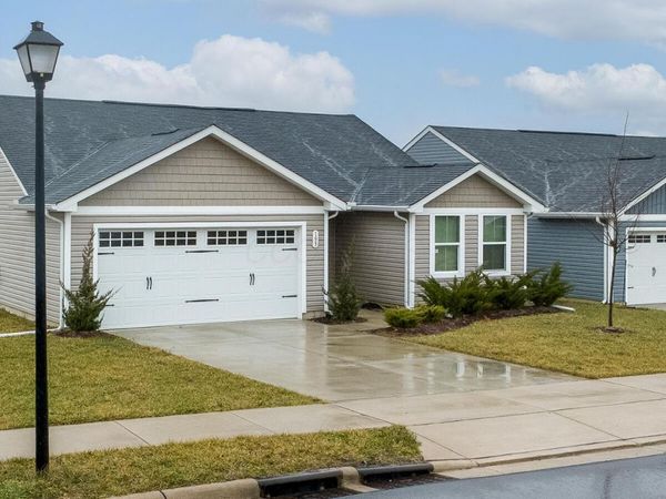 195 Skyway Drive , Springfield, OH 45505