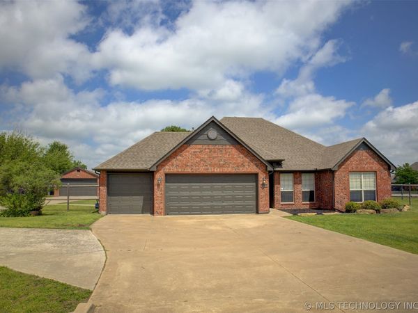 5755 E 144th Street North , Collinsville, OK 74021