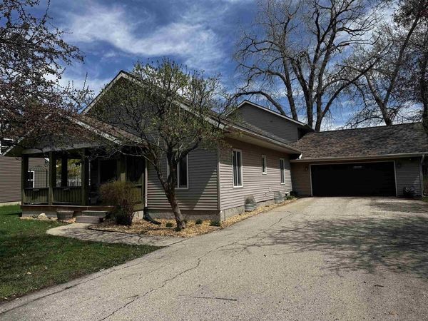 537 FARWELL AVENUE, Fond Du Lac, WI 54935