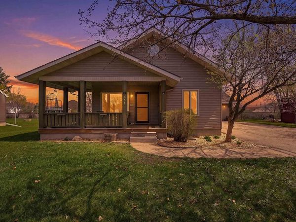 537 FARWELL AVENUE, Fond Du Lac, WI 54935