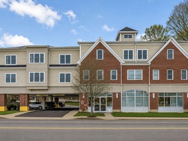 441 Washington St, Unit 305, Dedham, MA 02026