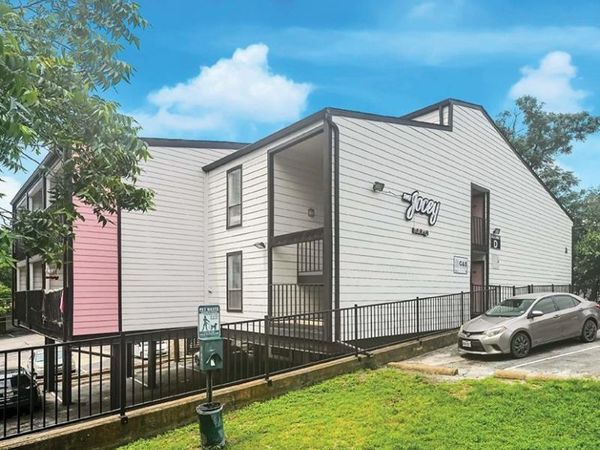 2808 Whitis Ave, Unit C104, Austin, TX 78705