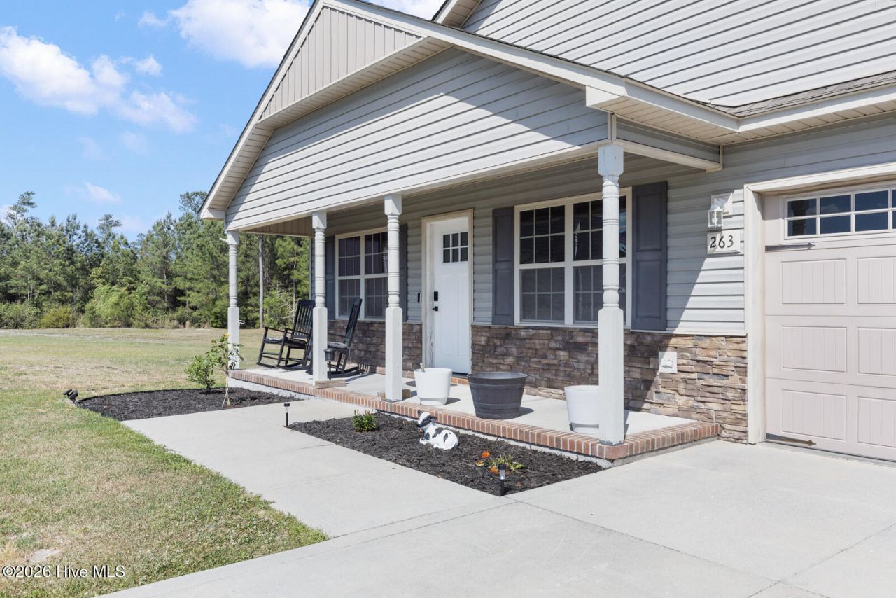 263 Rowland Drive, Richlands, NC 28574 Main Photo