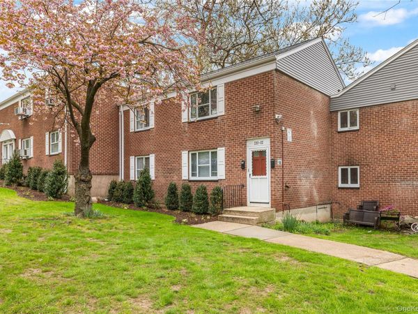 220-02 Stronghurst Avenue , Unit (Lower) 18, Queens Village, NY 11427