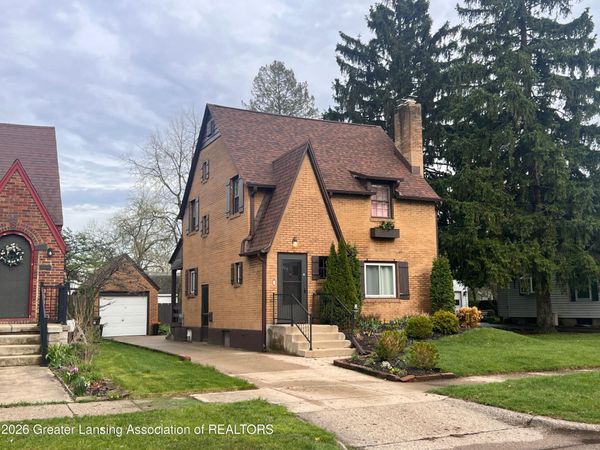 1017 S Grinnell Street, Jackson, MI 49203