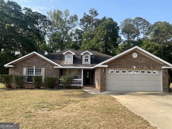 103 Oak Circle, Glennville, GA 30427