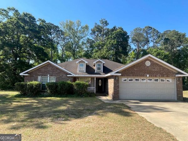 103 Oak Circle, Glennville, GA 30427