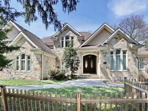 285 E Saddle River Rd, Upper Saddle River, NJ 07458