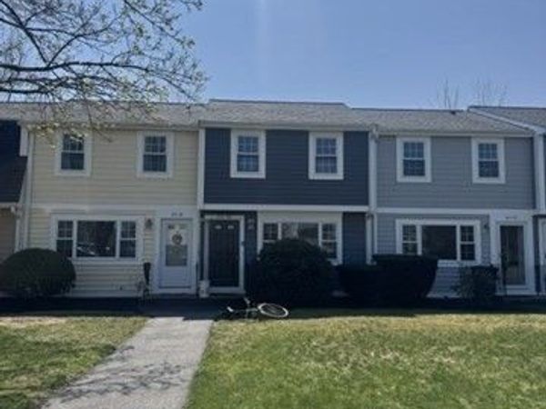 10 Lydon Ln, Unit A1, Halifax, MA 02338