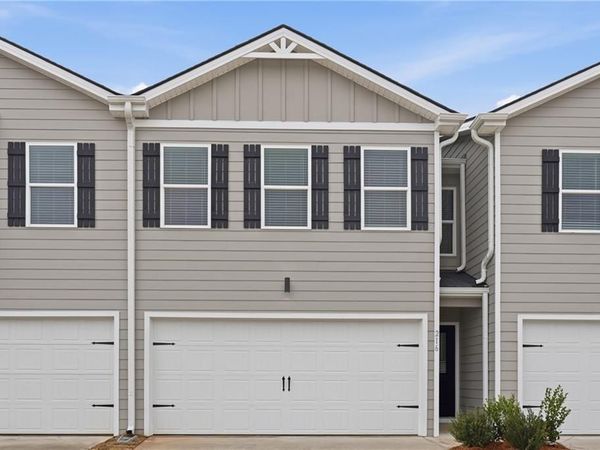 216 Norchester Avenue, Hogansville, GA 30230