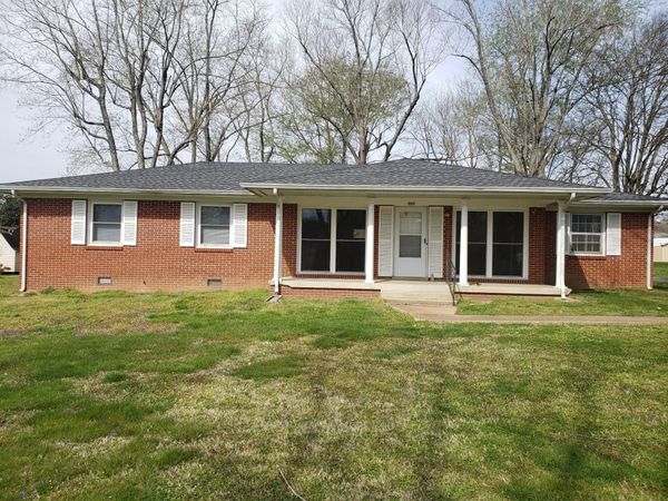 207 N Mulberry St , Cornersville, TN 37047