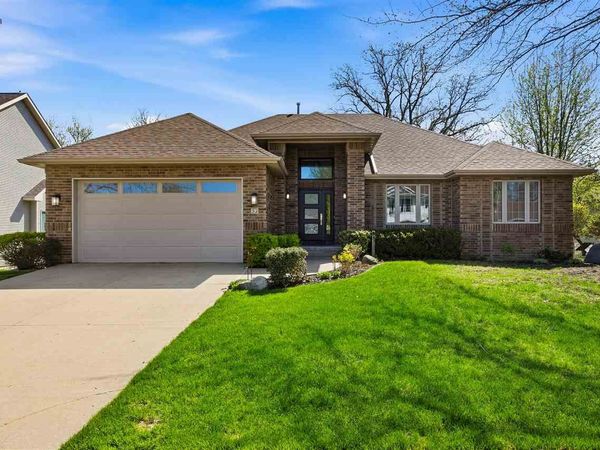 32 Donegal Pl, Iowa City, IA 52246