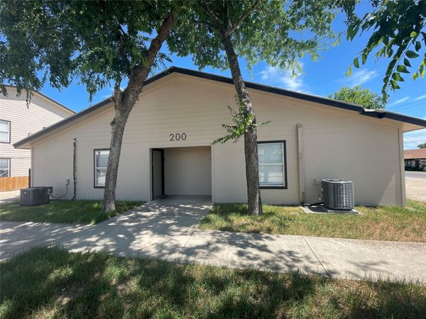 200 Howell ST , Unit 9, Florence, TX 76527