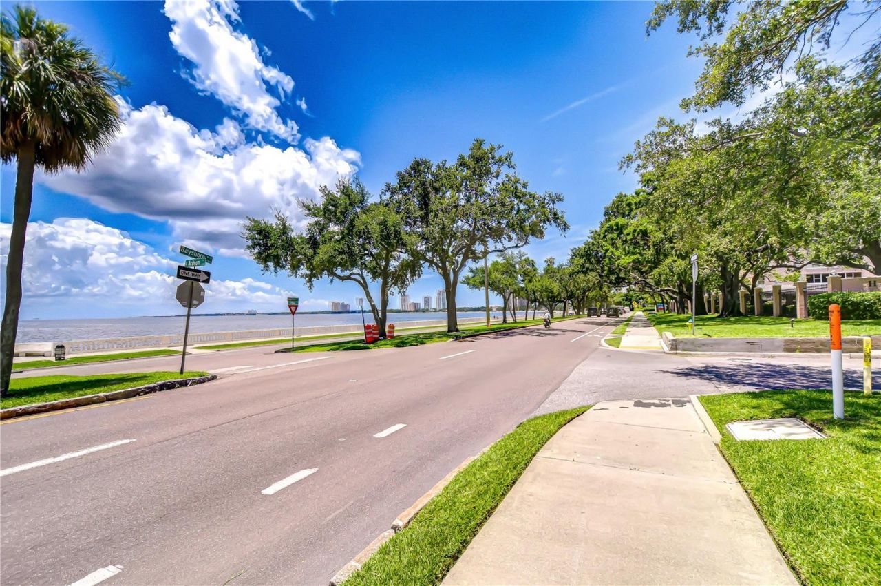 2413 Bayshore Boulevard, Unit 1003, Tampa, FL 33629 Photo