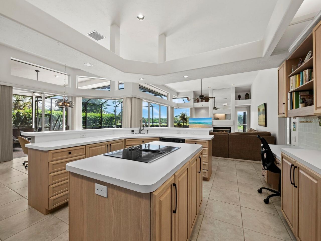 8615 Woodbriar Drive, Sarasota, FL 34238 Photo