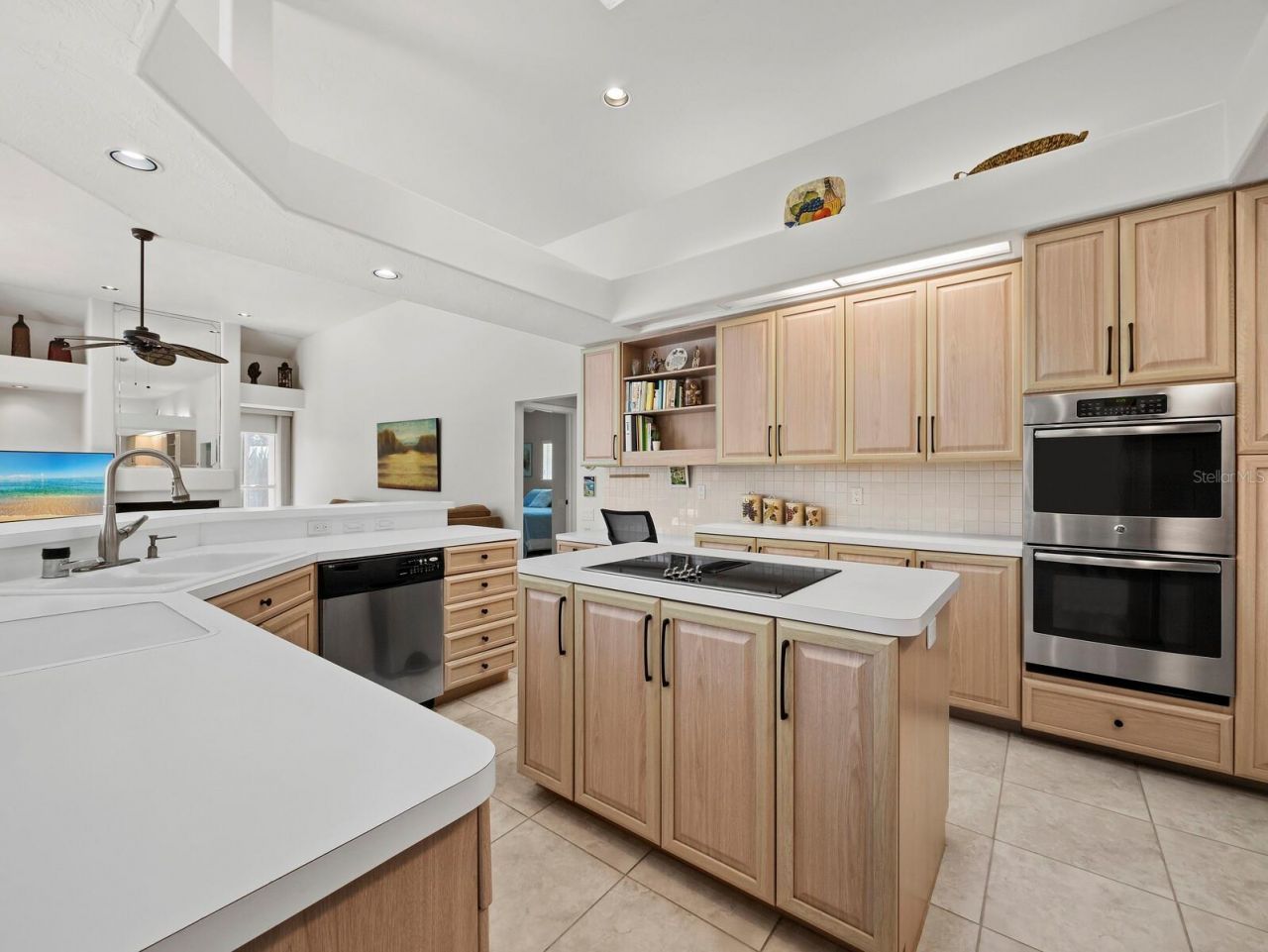 8615 Woodbriar Drive, Sarasota, FL 34238 Photo