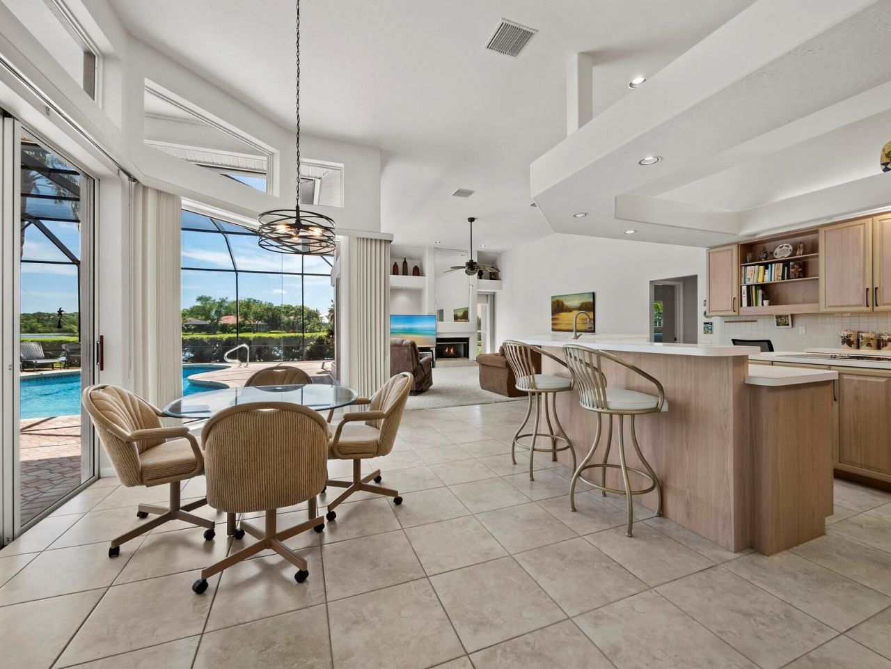 8615 Woodbriar Drive, Sarasota, FL 34238 Photo