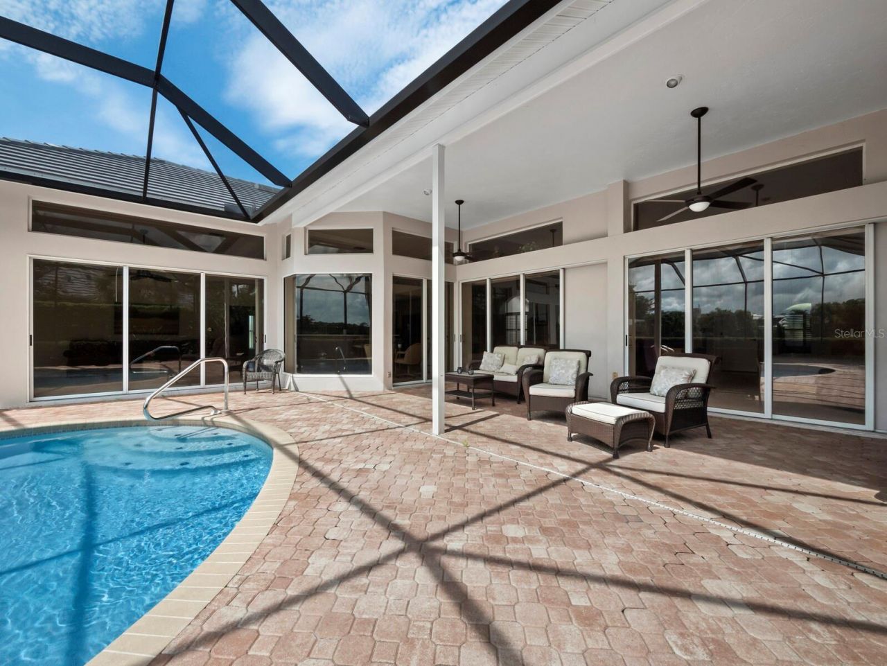 8615 Woodbriar Drive, Sarasota, FL 34238 Photo