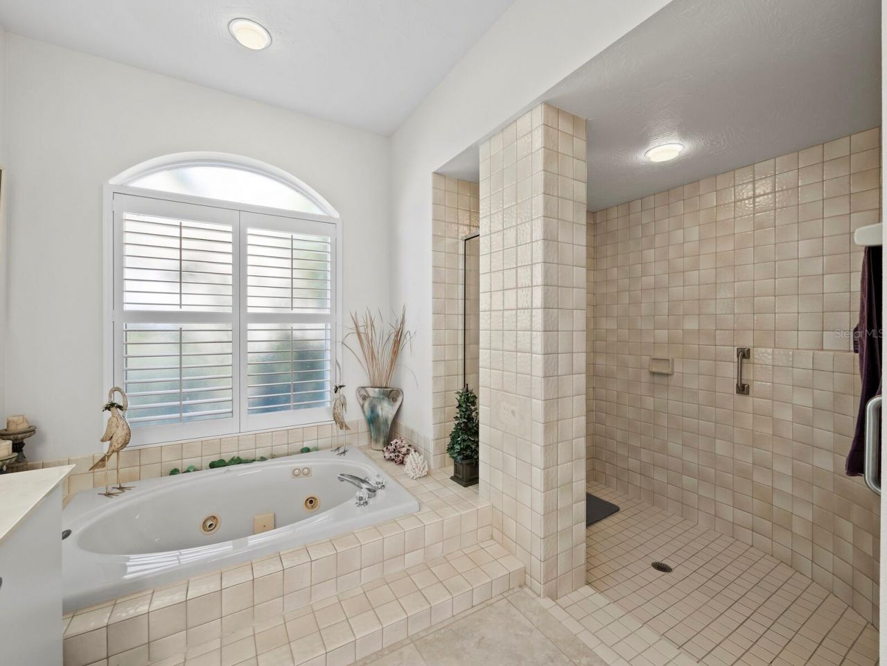 8615 Woodbriar Drive, Sarasota, FL 34238 Photo