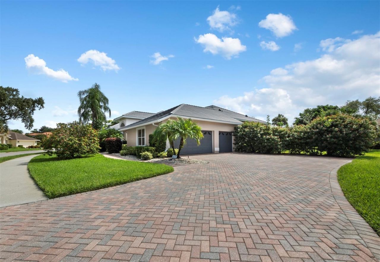 8615 Woodbriar Drive, Sarasota, FL 34238 Photo