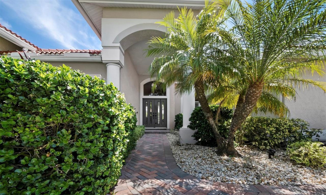 8615 Woodbriar Drive, Sarasota, FL 34238 Photo