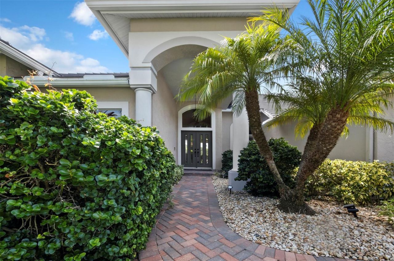 8615 Woodbriar Drive, Sarasota, FL 34238 Photo
