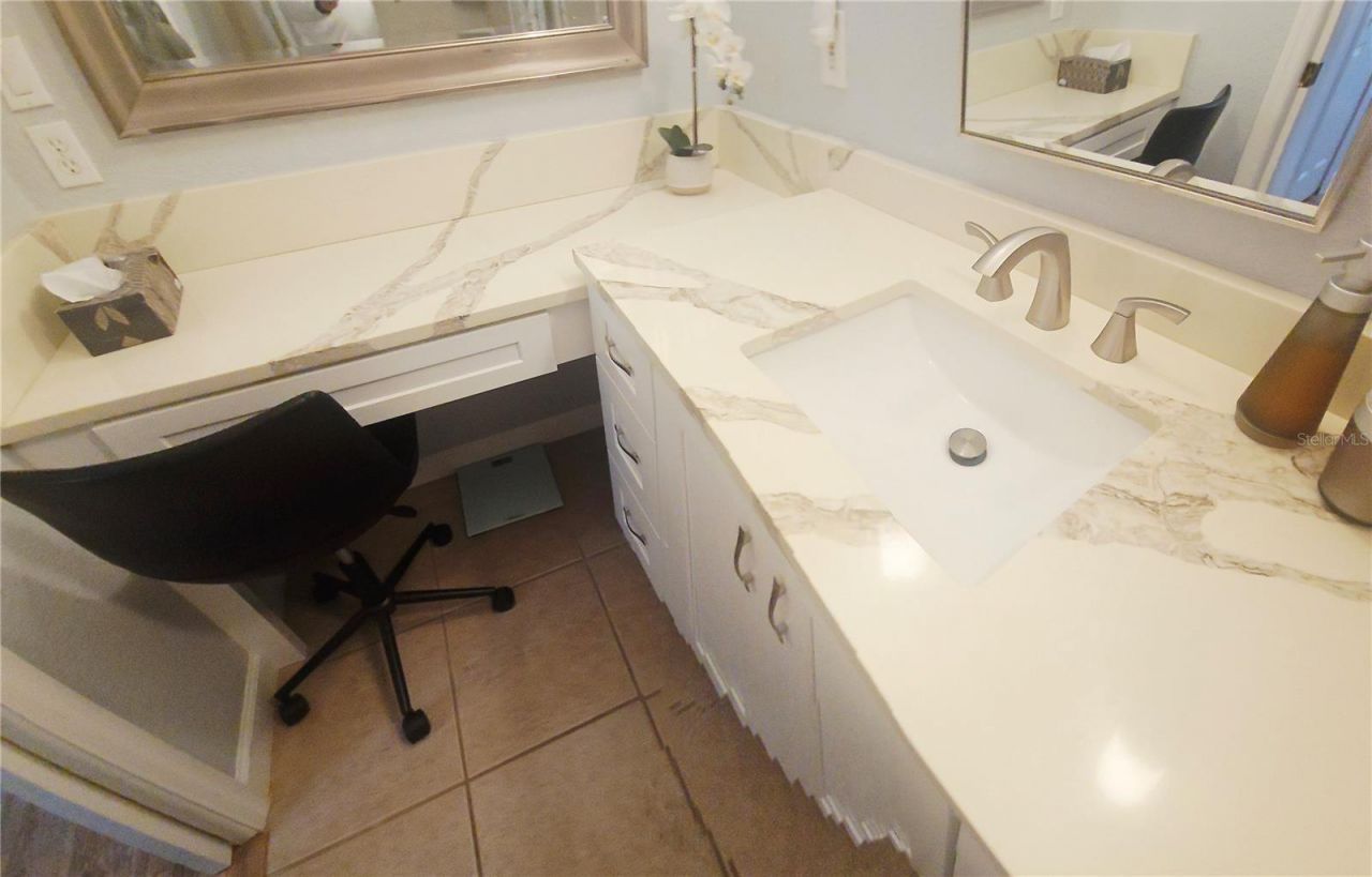 850 S Tamiami Trail, Unit 308, Sarasota, FL 34236 Photo