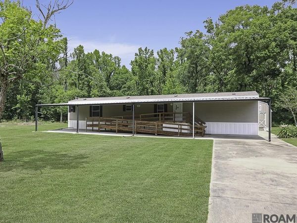 44222 Trabeaux St, Sorrento, LA 70778