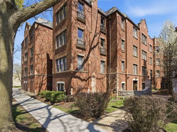 6761 N Artesian Avenue , Unit 2H, Chicago, IL 60645