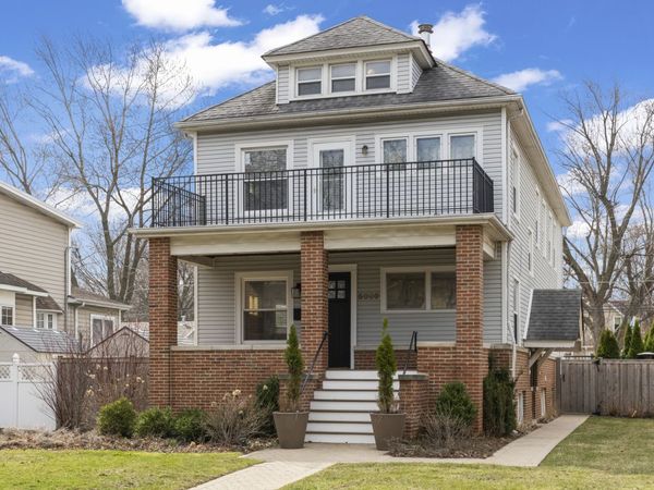 5009 W Catalpa Avenue , Chicago, IL 60630