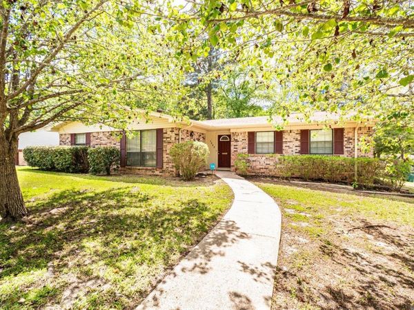 1222 Crestwood Dr. , El Dorado, AR 71730