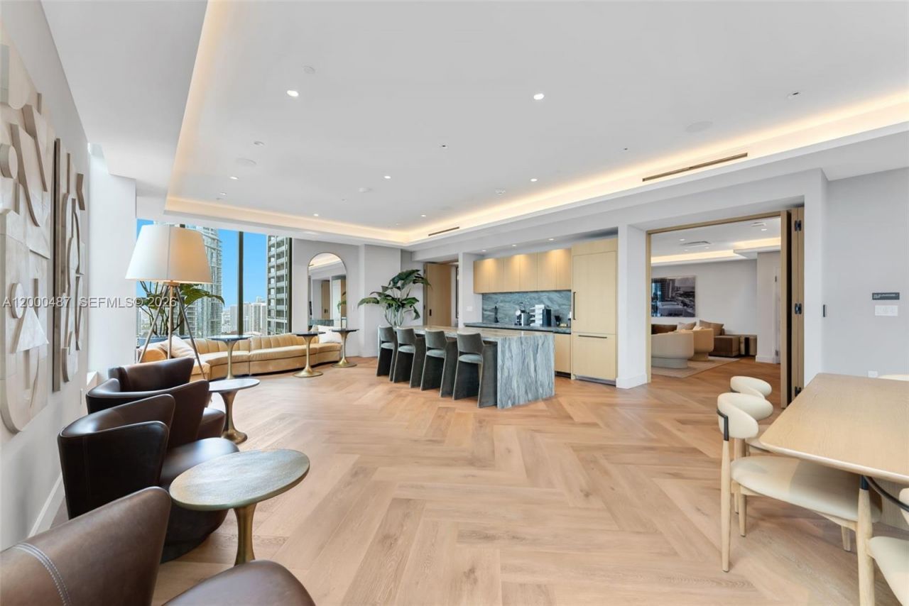 121 NE 5 St , Unit 3112, Miami, FL 33132 Photo