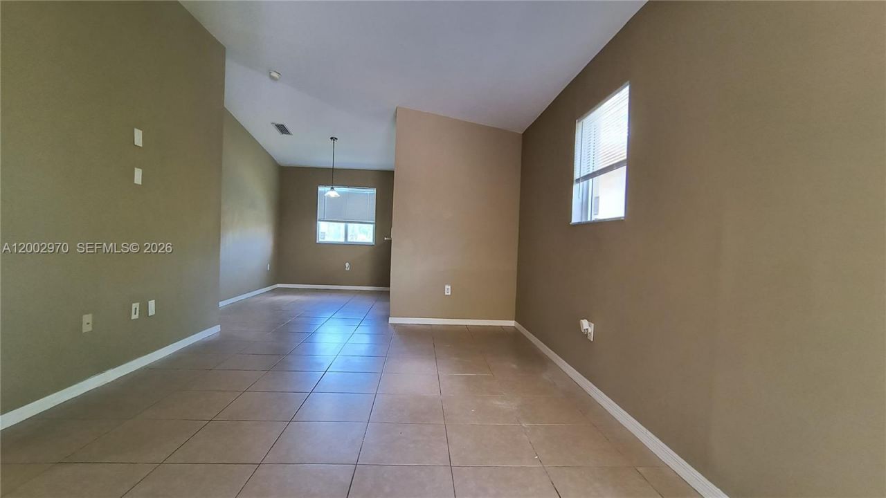 985 NE 34th Ave, Unit 204, Homestead, FL 33033 Photo