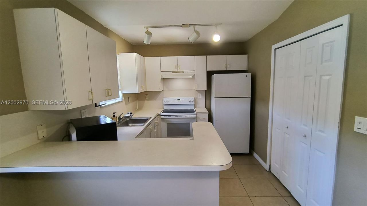 985 NE 34th Ave, Unit 204, Homestead, FL 33033 Photo