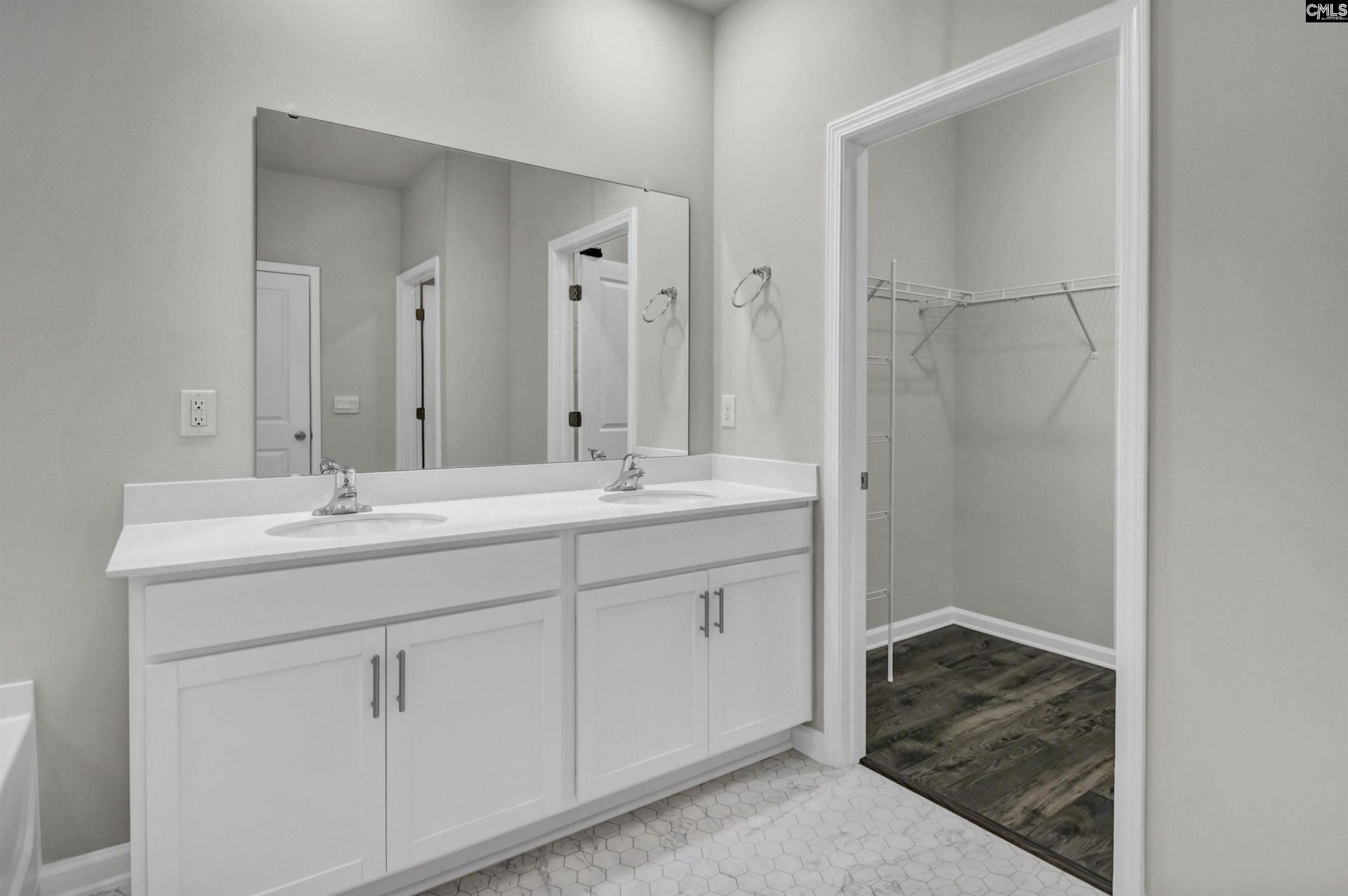 430 Leathertree Lane Photo 23