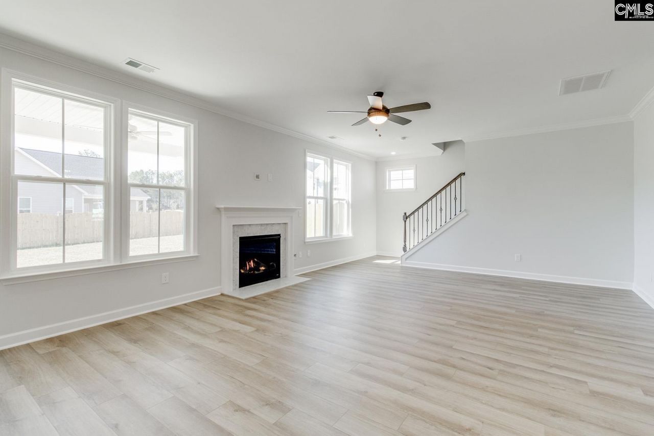 625 Falling Leaf Lane  Photo 5