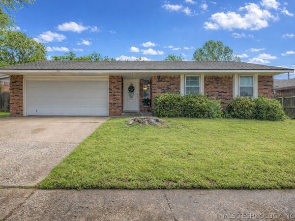 1725 S Pine Avenue , Broken Arrow, OK 74012
