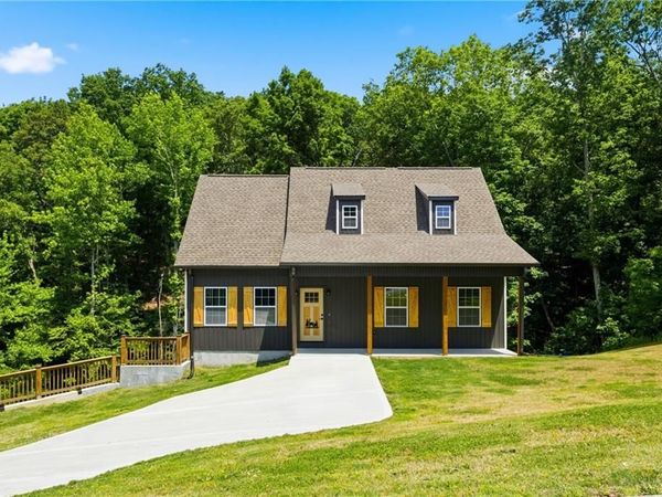 357 Orchard Way SE, Calhoun, GA 30701