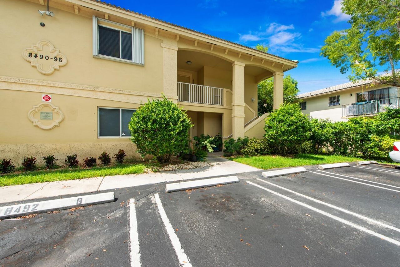 8460 NW 40th Street, Unit 84 60, Coral Springs, FL 33065 Photo