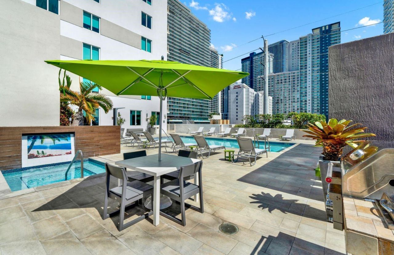 110 SW 12 Street, Unit 907, Miami, FL 33130 Photo
