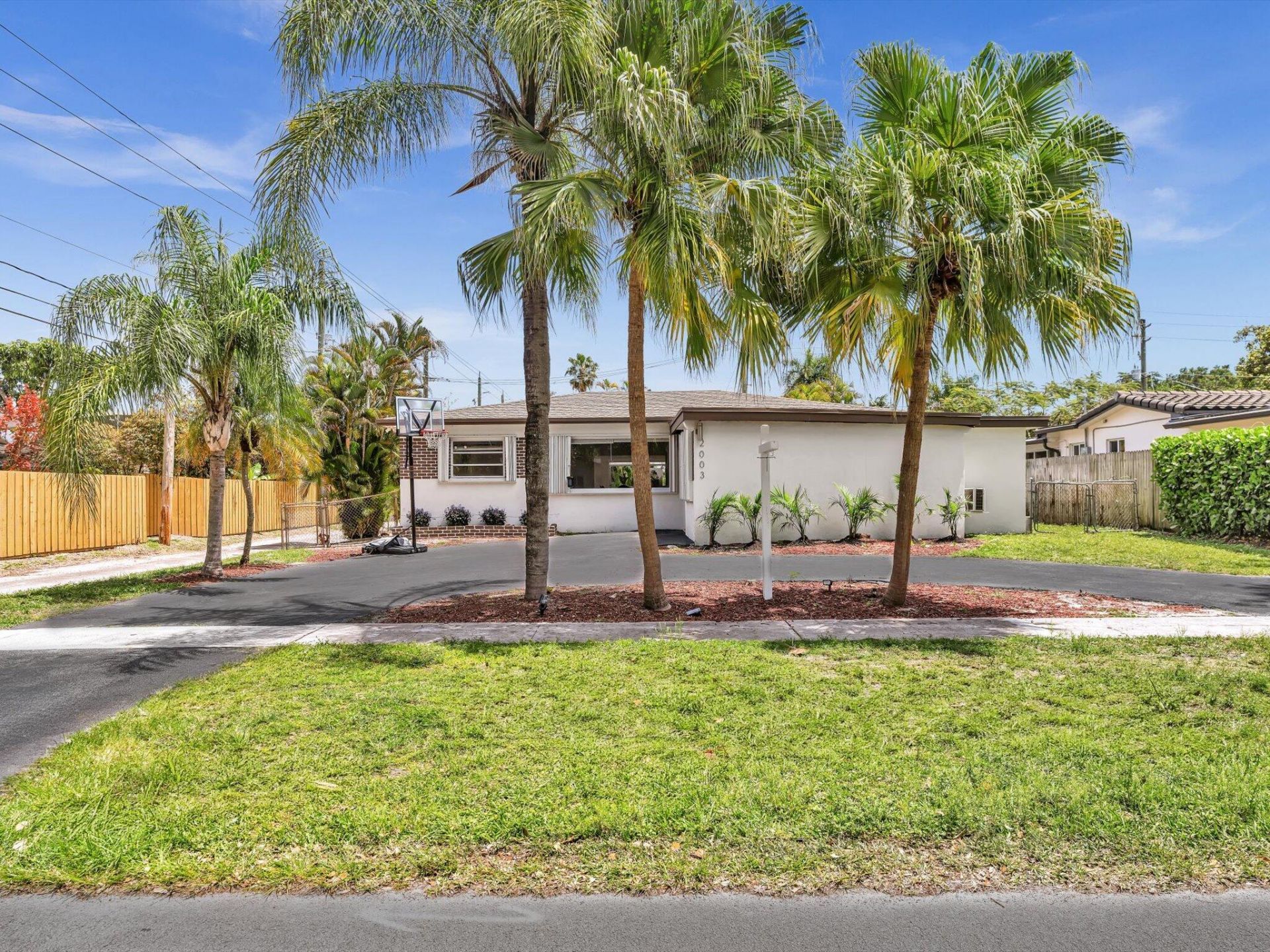 2003 N 42nd Avenue, Hollywood, FL 33021 Photo