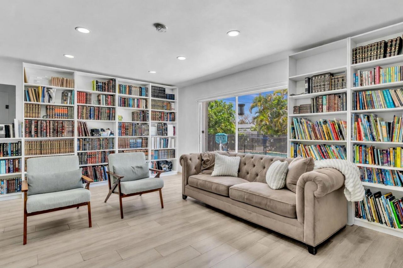 2003 N 42nd Avenue, Hollywood, FL 33021 Photo