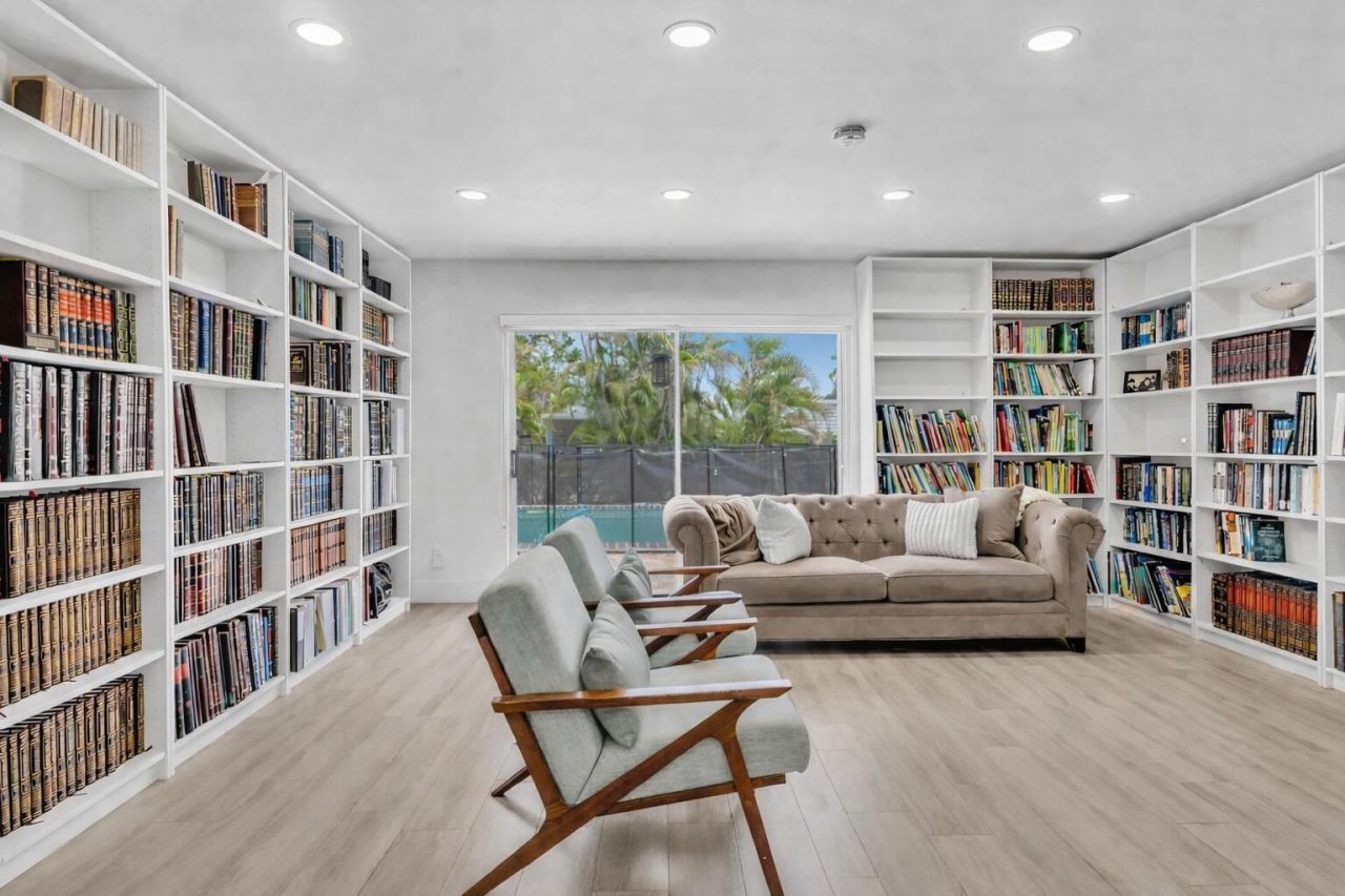 2003 N 42nd Avenue, Hollywood, FL 33021 Photo