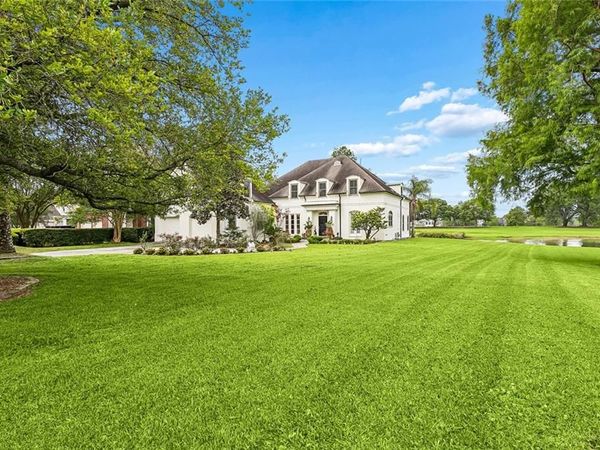 15 MUIRFIELD Place, New Orleans, LA 70131