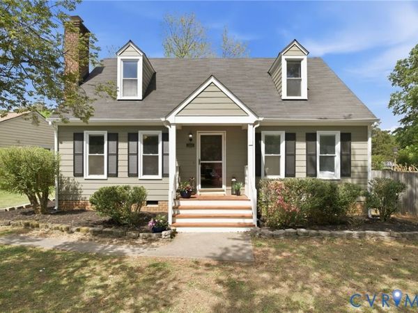 1330 Robindale Road , Midlothian, VA 23235