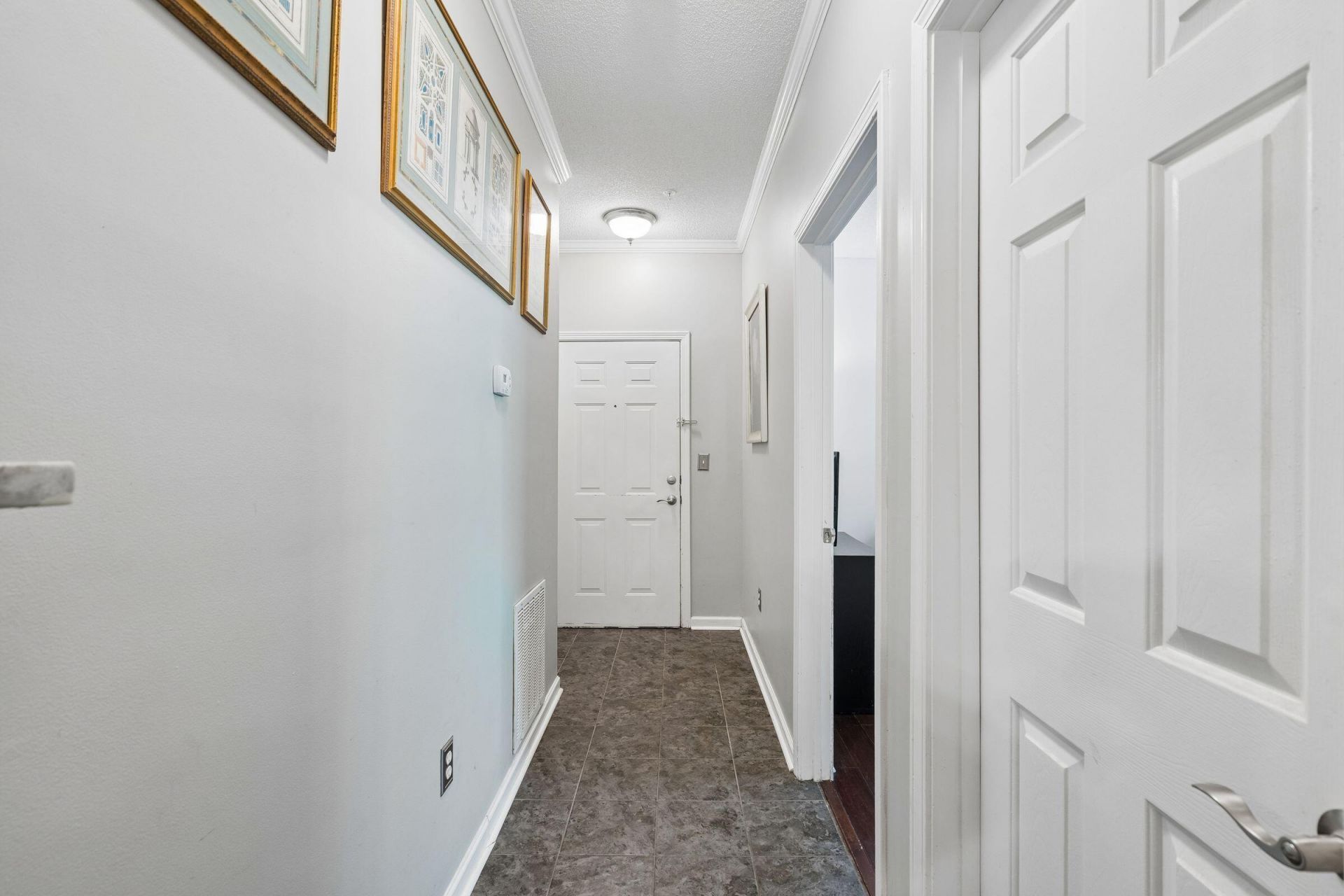 45 Sycamore Avenue Photo 10