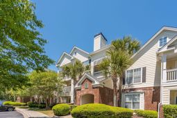 45 Sycamore Avenue photo 4